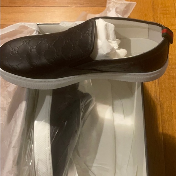 Gucci Logo Embossed Slip On Shoe - Picture 3 of 9